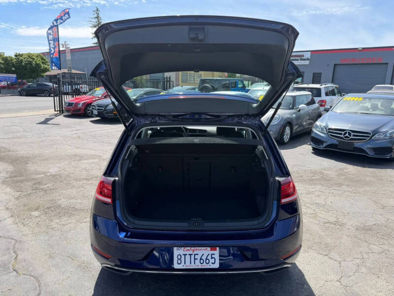 2017 Volkswagen e-Golf SE