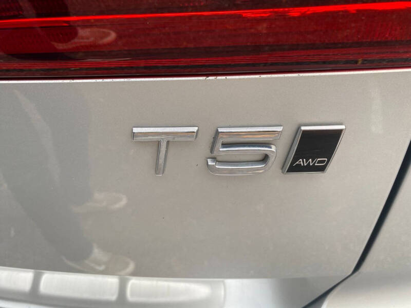 2018 Volvo XC60 T5 Momentum