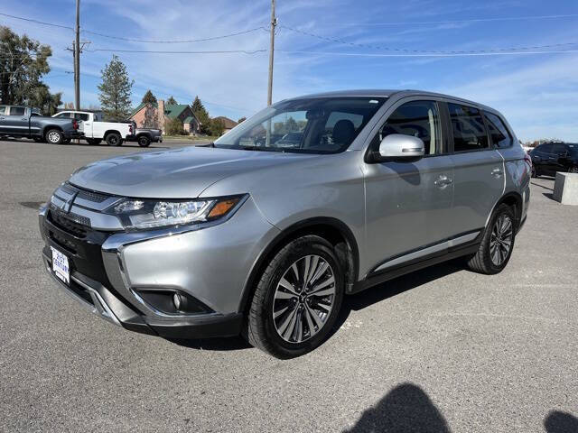 2020 Mitsubishi Outlander SE