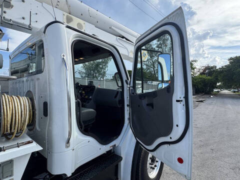 2018 Freightliner M2 106