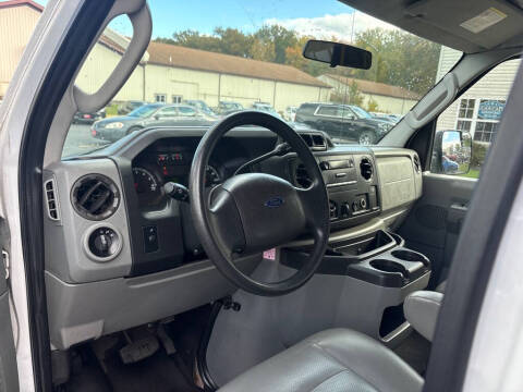 2013 Ford E-Series E-350 SD