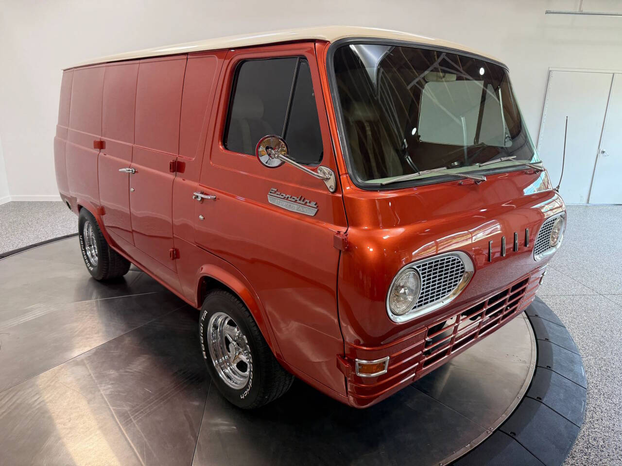 1966 Ford Econoline Supervan 1