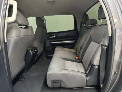 2015 Toyota Tundra SR5