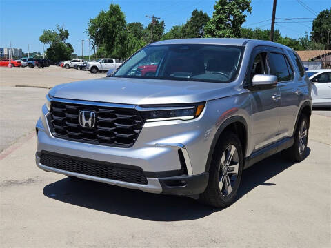 2023 Honda Pilot EX-L w/Rear Captain's Chairs