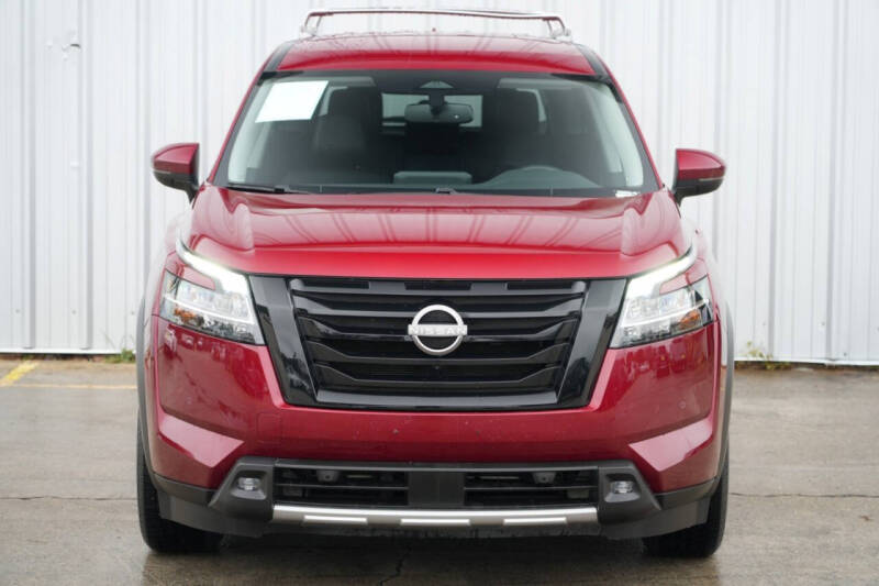 2022 Nissan Pathfinder SL