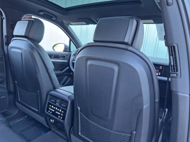 2024 Porsche Cayenne S