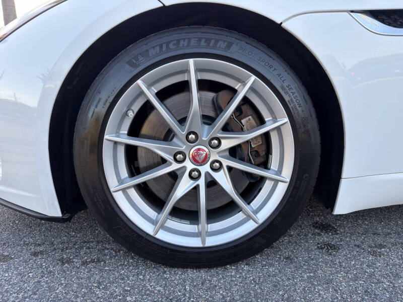 2018 Jaguar F-TYPE 296HP