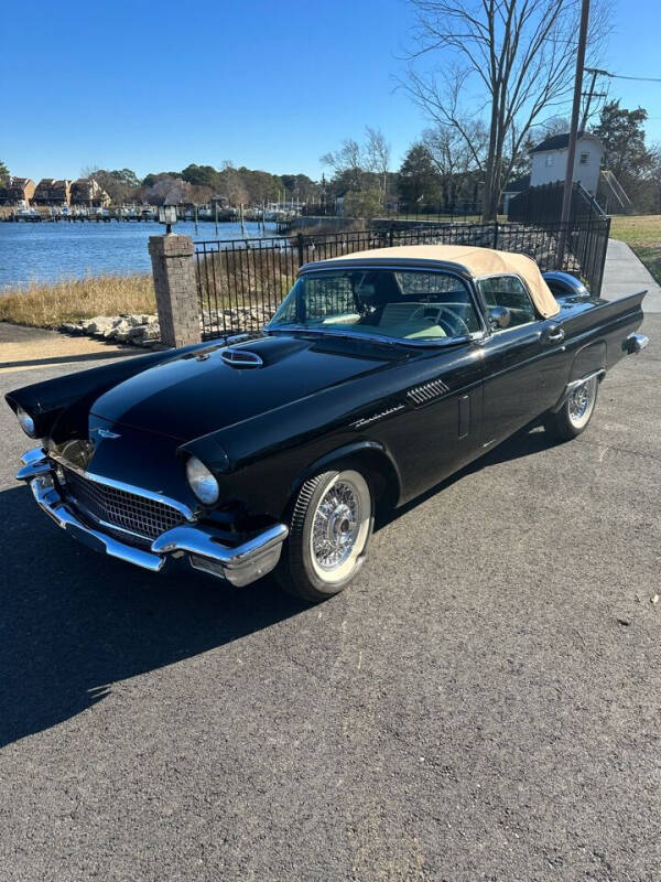 1957 Ford Thunderbird