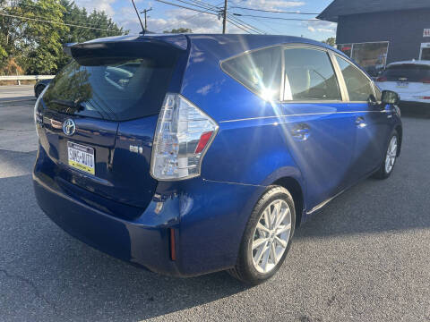 2013 Toyota Prius v Five