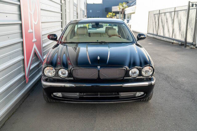 2004 Jaguar XJR 39