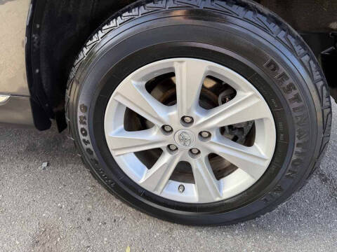 2011 Toyota Highlander SE