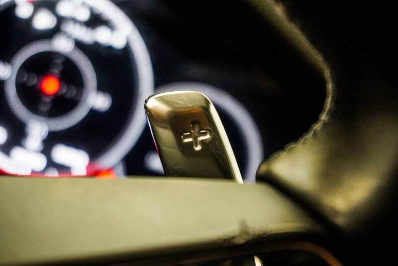 2022 Porsche Panamera 4 Platinum Edition