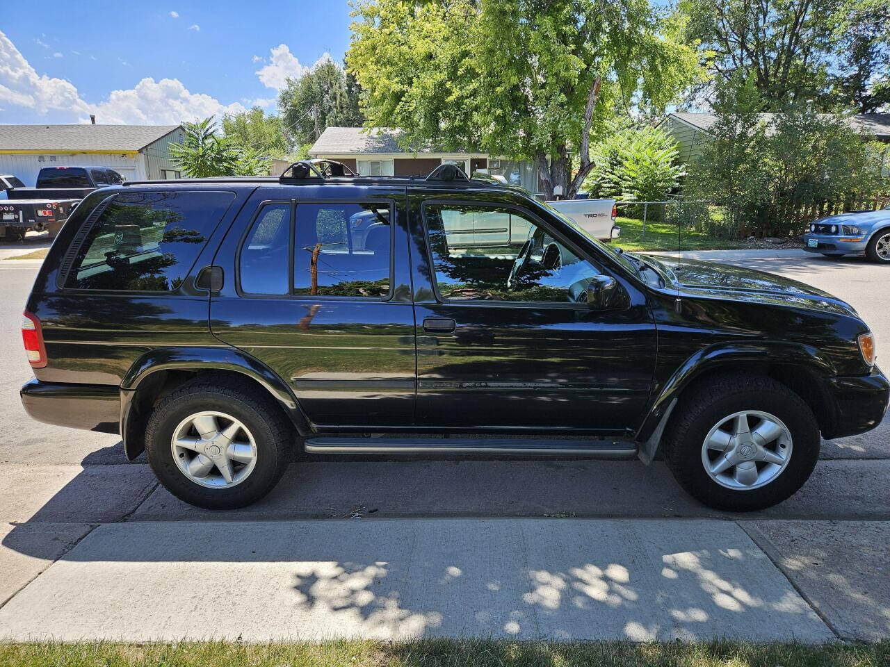 2001 black nissan pathfinder