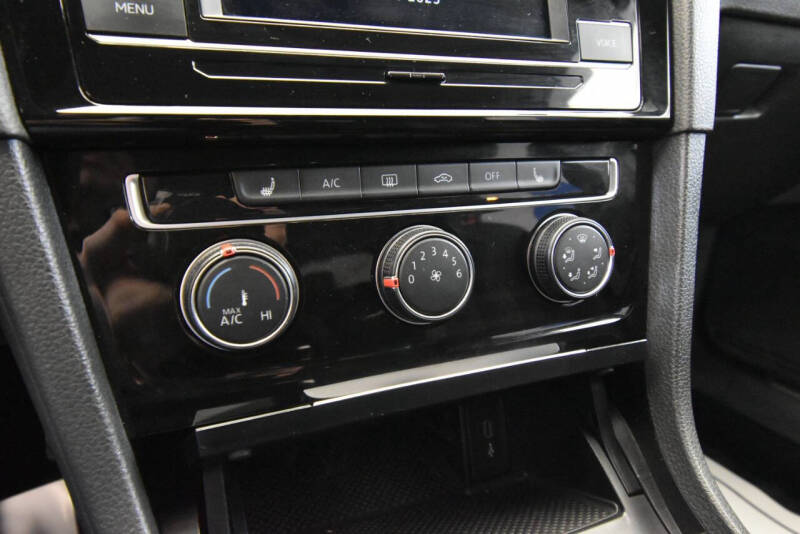 2020 Volkswagen Golf GTI SE