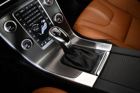 2015 Volvo V60 Cross Country T5