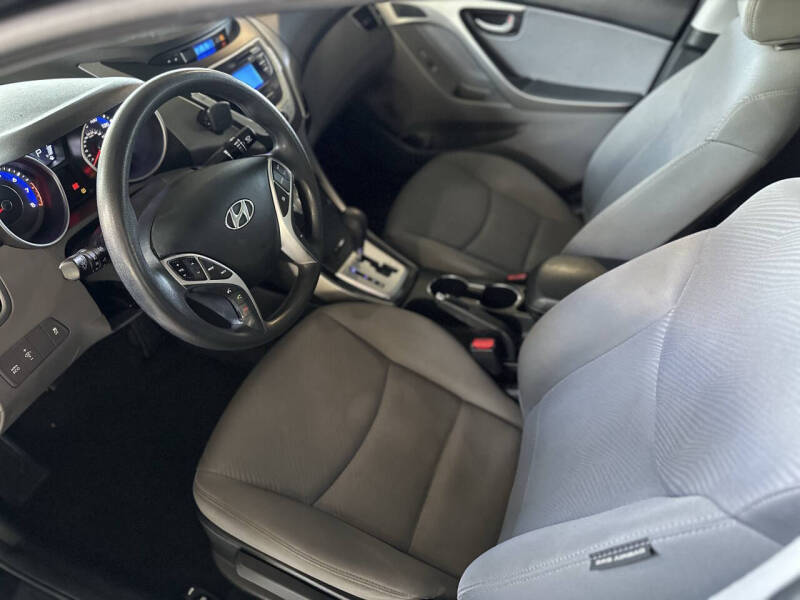 2012 Hyundai Elantra GLS
