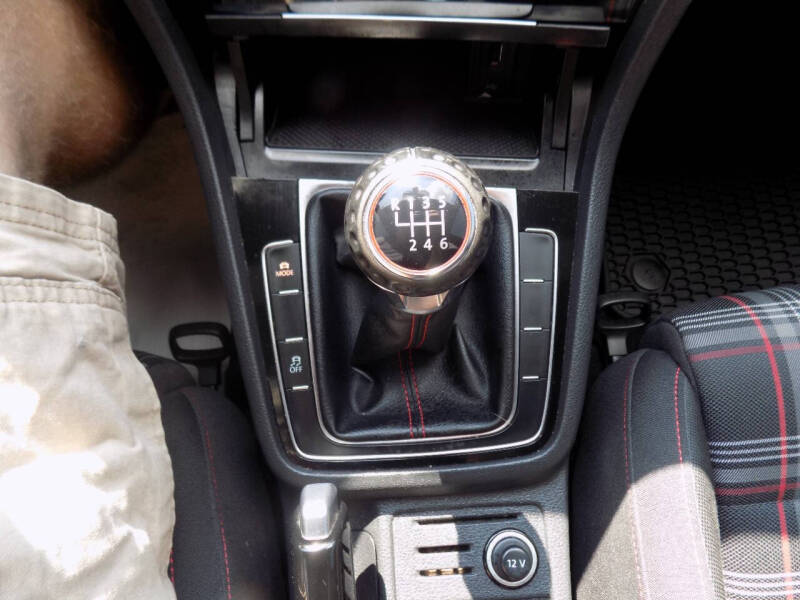 2018 Volkswagen Golf GTI S