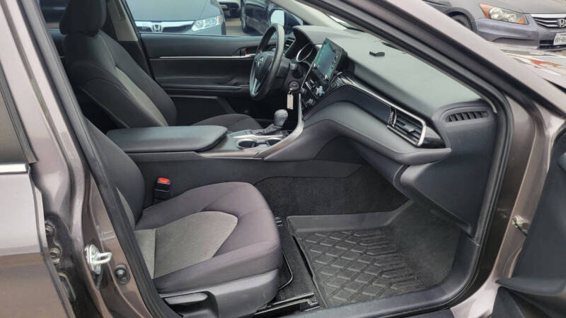 2022 Toyota Camry LE