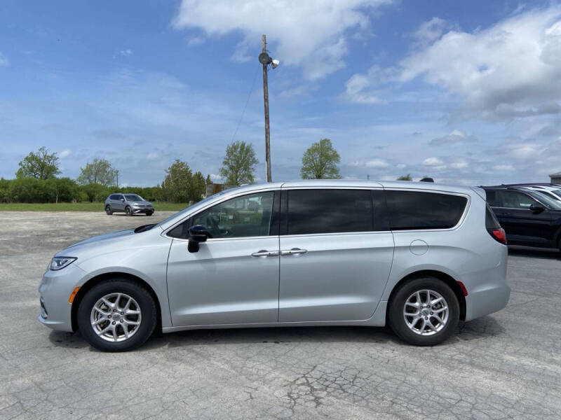 2024 Chrysler Pacifica Touring L