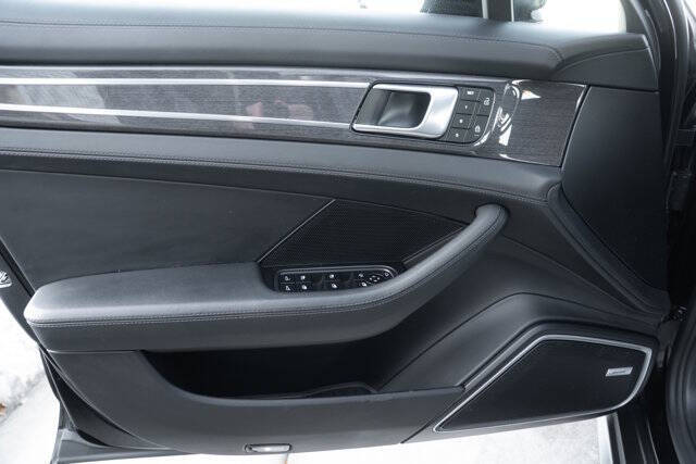 2023 Porsche Panamera 4