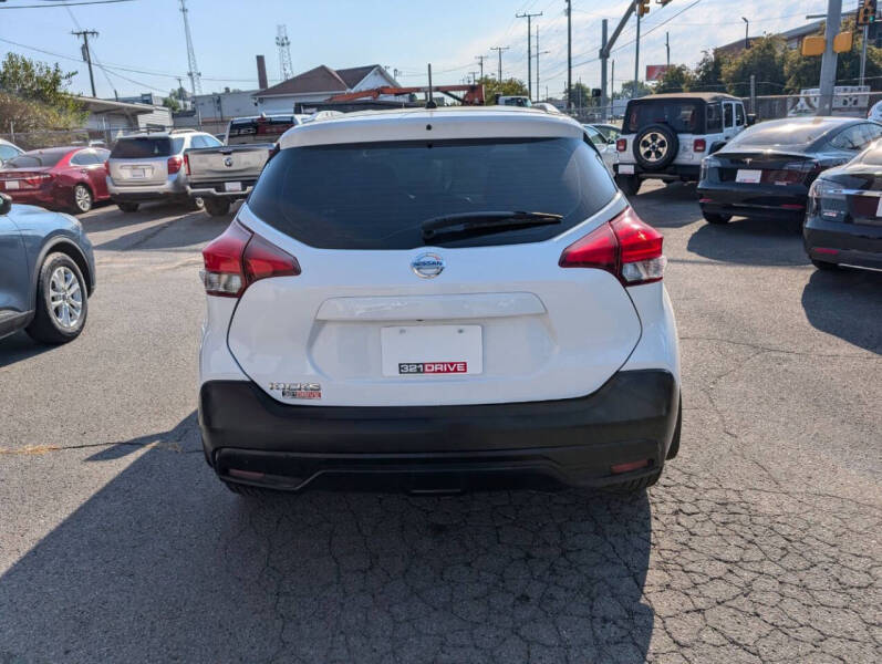 2018 Nissan Kicks S