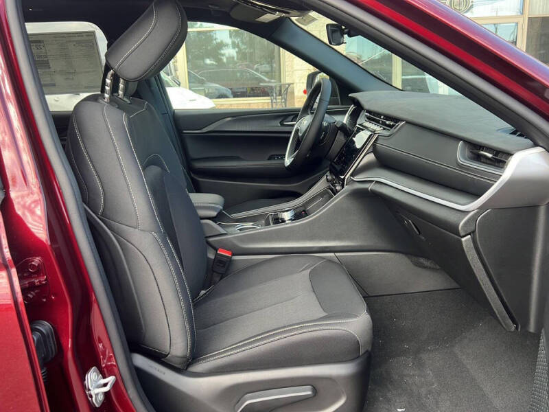 2025 Jeep Grand Cherokee Laredo X