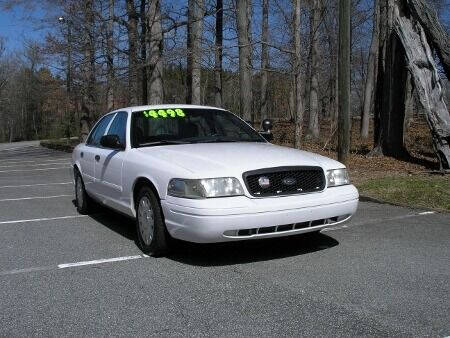 2004 Ford Crown Victoria for sale at RICH AUTOMOTIVE Inc in High Point NC