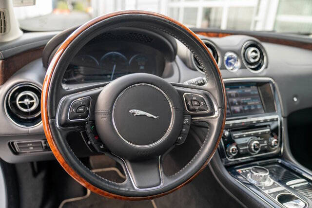 2012 Jaguar XJ 14