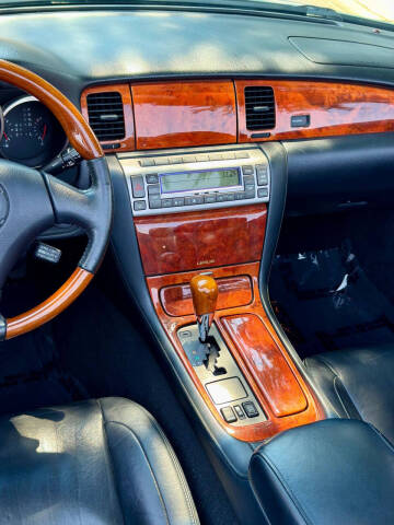 2004 Lexus SC 430