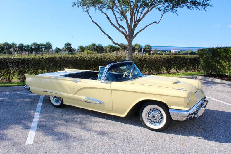 1959 Ford Thunderbird