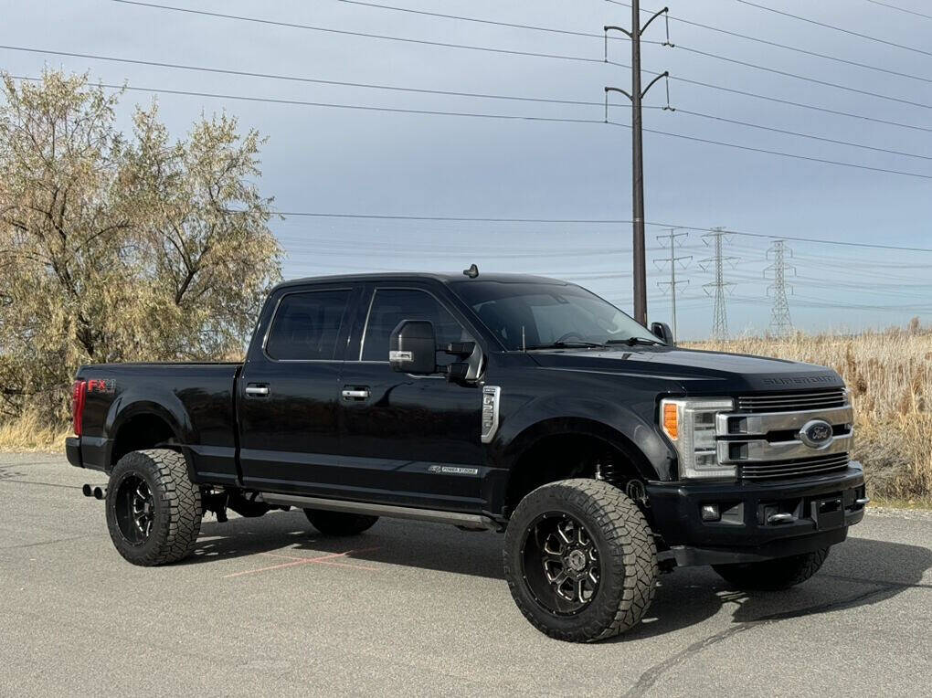 2019 Ford F-250 Super Duty Limited's photo