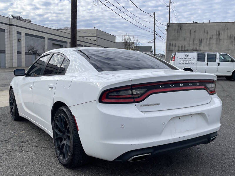 2015 Dodge Charger SE