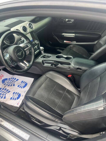 2020 Ford Mustang EcoBoost