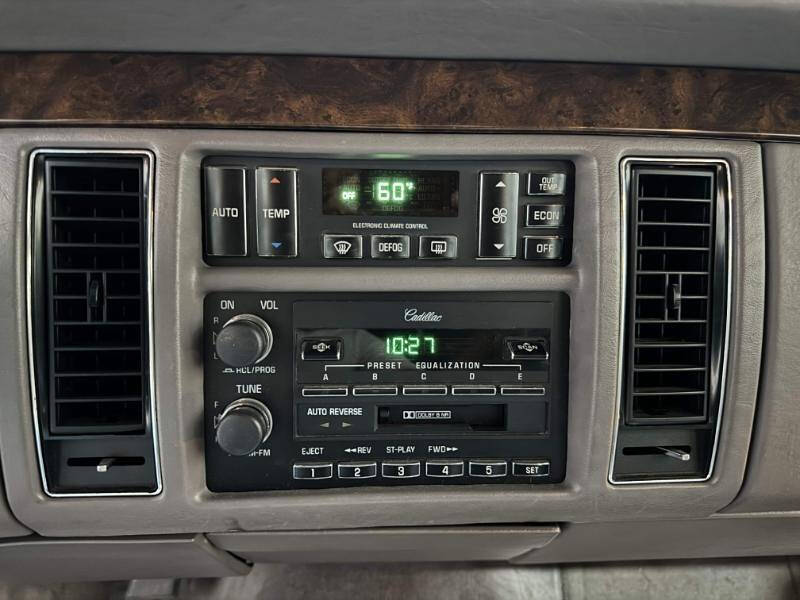 1994 Cadillac Fleetwood for sale at Saccucci's Of Schaumburg in Schaumburg, IL