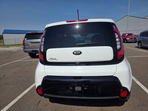 2016 Kia Soul +