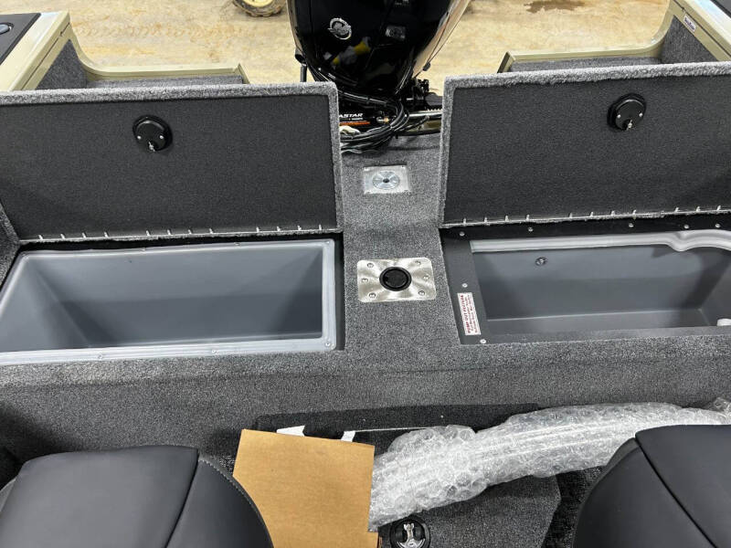 2026 Tracker TARGA 18 WT