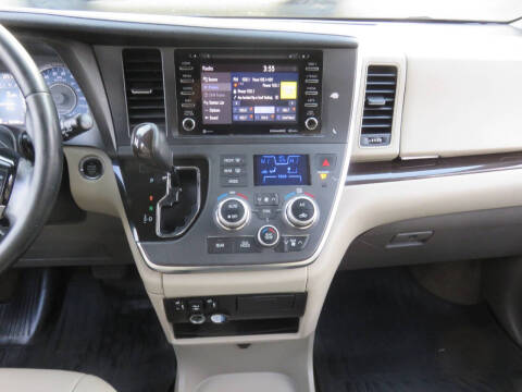 2019 Toyota Sienna XLE 8-Passenger