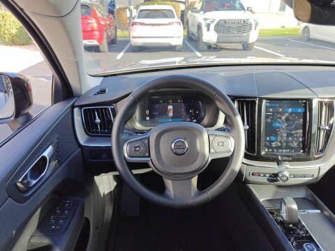 2025 Volvo XC60 B5 Core Dark Theme