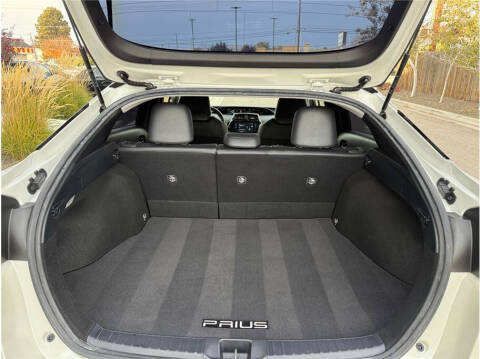 2017 Toyota Prius Three Touring