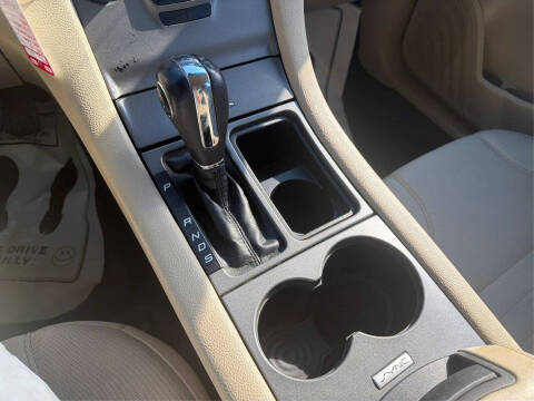 2018 Ford Taurus SE