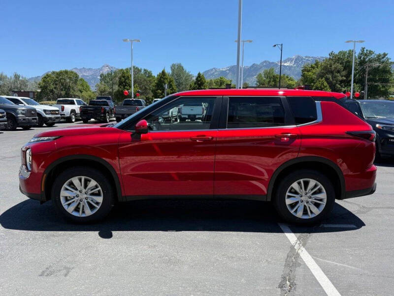 2026 Mitsubishi Outlander ES
