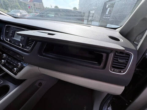 2017 Kia Sedona LX