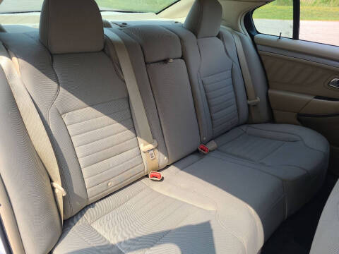 2018 Ford Taurus SE