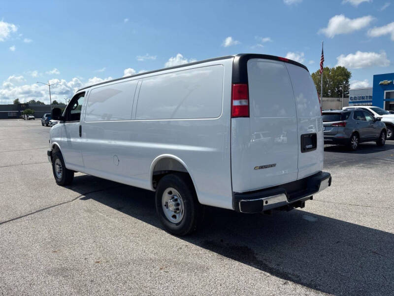2025 Chevrolet Express 3500