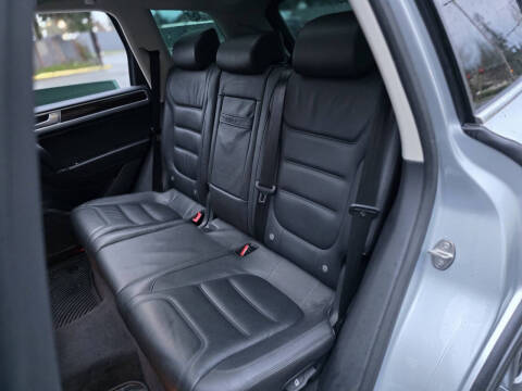 2015 Volkswagen Touareg V6 Lux