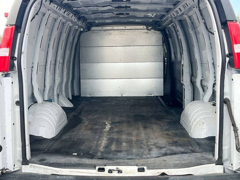 2023 Chevrolet Express 2500
