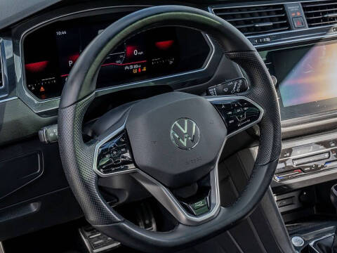 2022 Volkswagen Tiguan SE R-Line Black