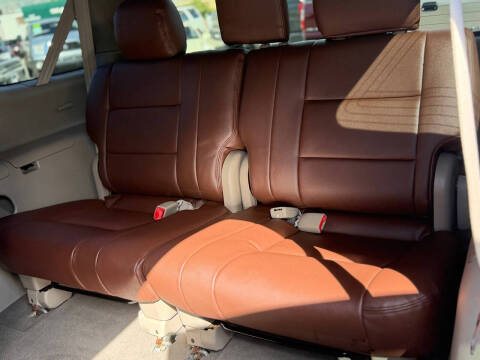 2005 Toyota Sequoia SR5