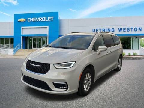 2021 Chrysler Pacifica for sale at Uftring Weston Pre-Owned Center in Peoria IL