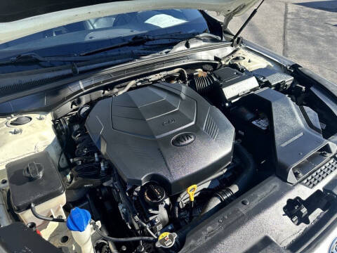 2017 Kia Cadenza Premium